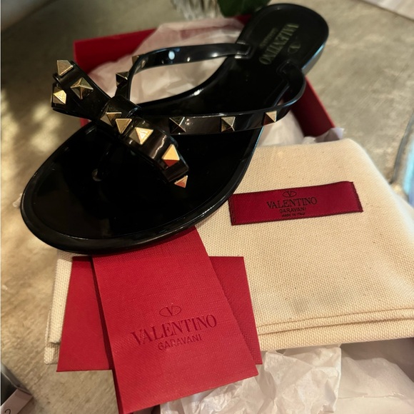VALENTINO RUBBER ROCKSTUD THONG - Picture 1 of 8